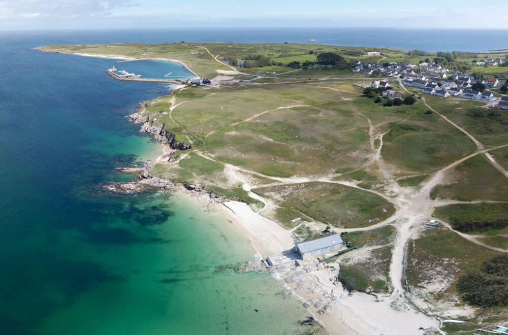 Vue aérienne de l'île d'Hoëdic dans le Morbihan